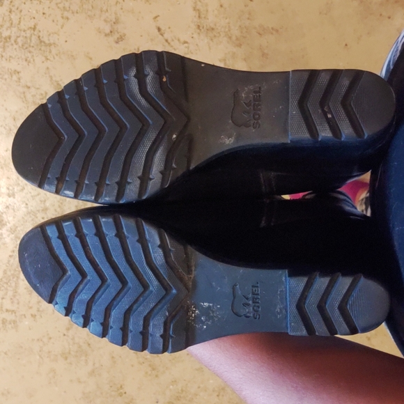 Black Sorel Wedge Boots - Picture 15 of 15